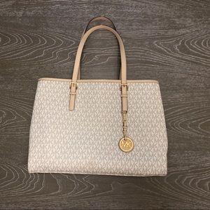 Michael Kors Jet Set Tote Bag